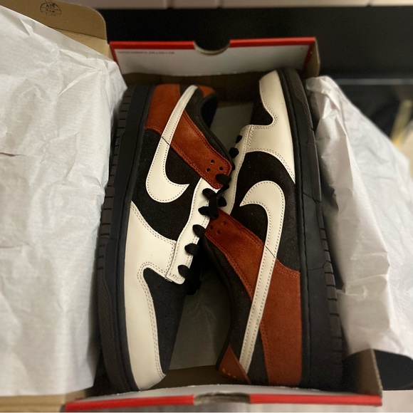 Nike Dunk Red Panda - Picture 1 of 6